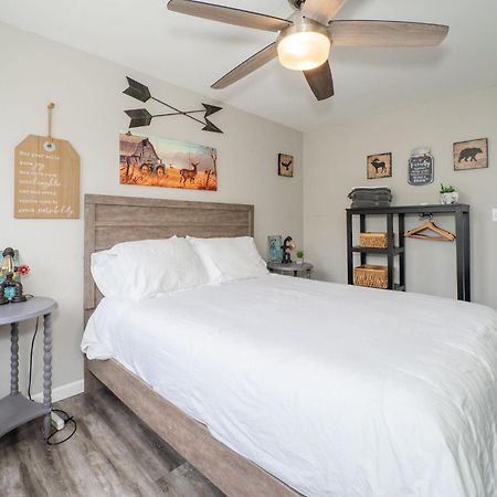 Welcoming Barn, 2 Bedroom & 1 Bath & Parking Атланта Экстерьер фото
