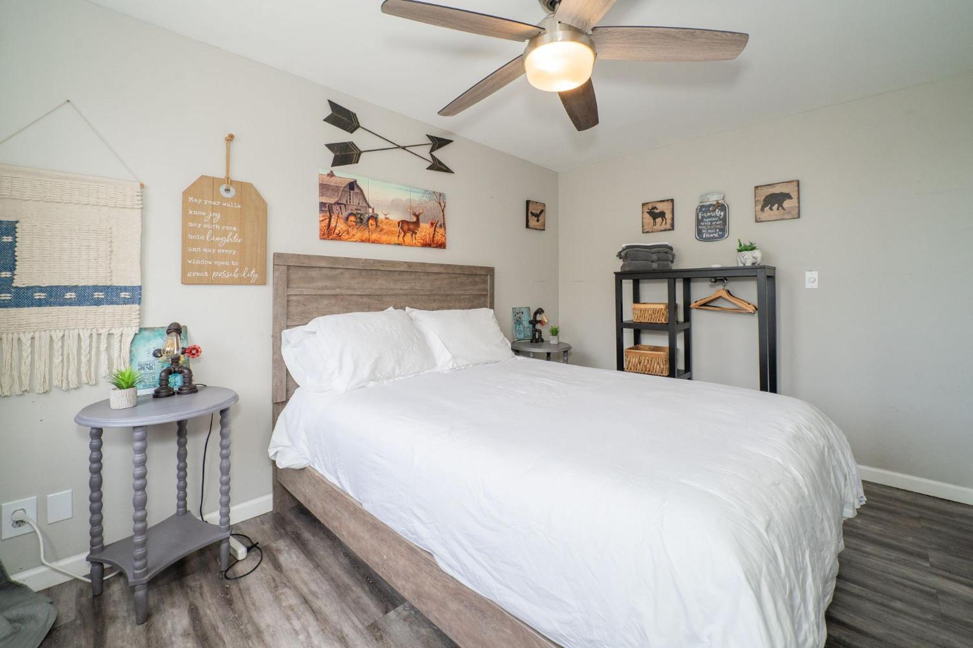 Welcoming Barn, 2 Bedroom & 1 Bath & Parking Атланта Экстерьер фото