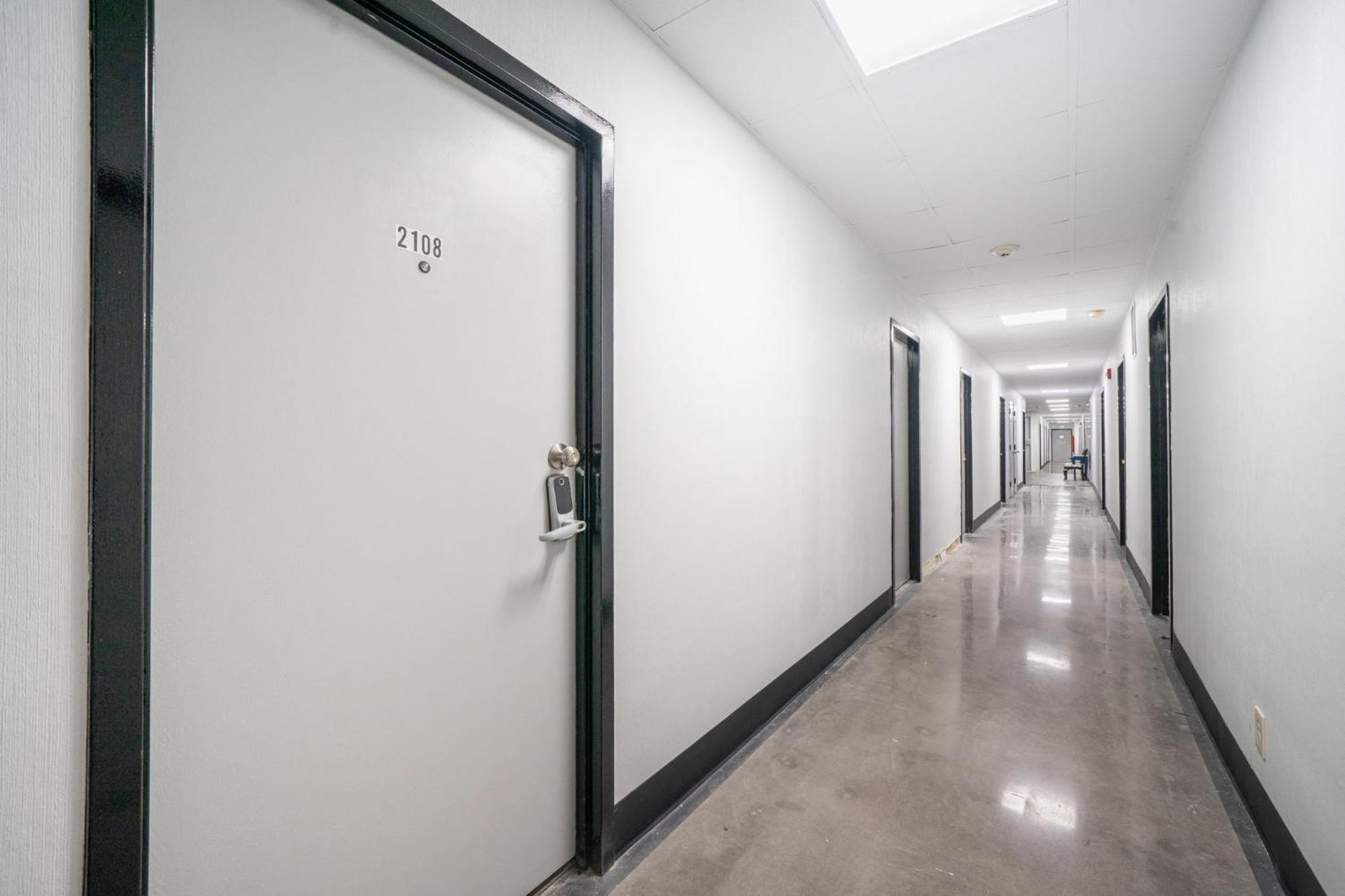 Welcoming Barn, 2 Bedroom & 1 Bath & Parking Атланта Экстерьер фото