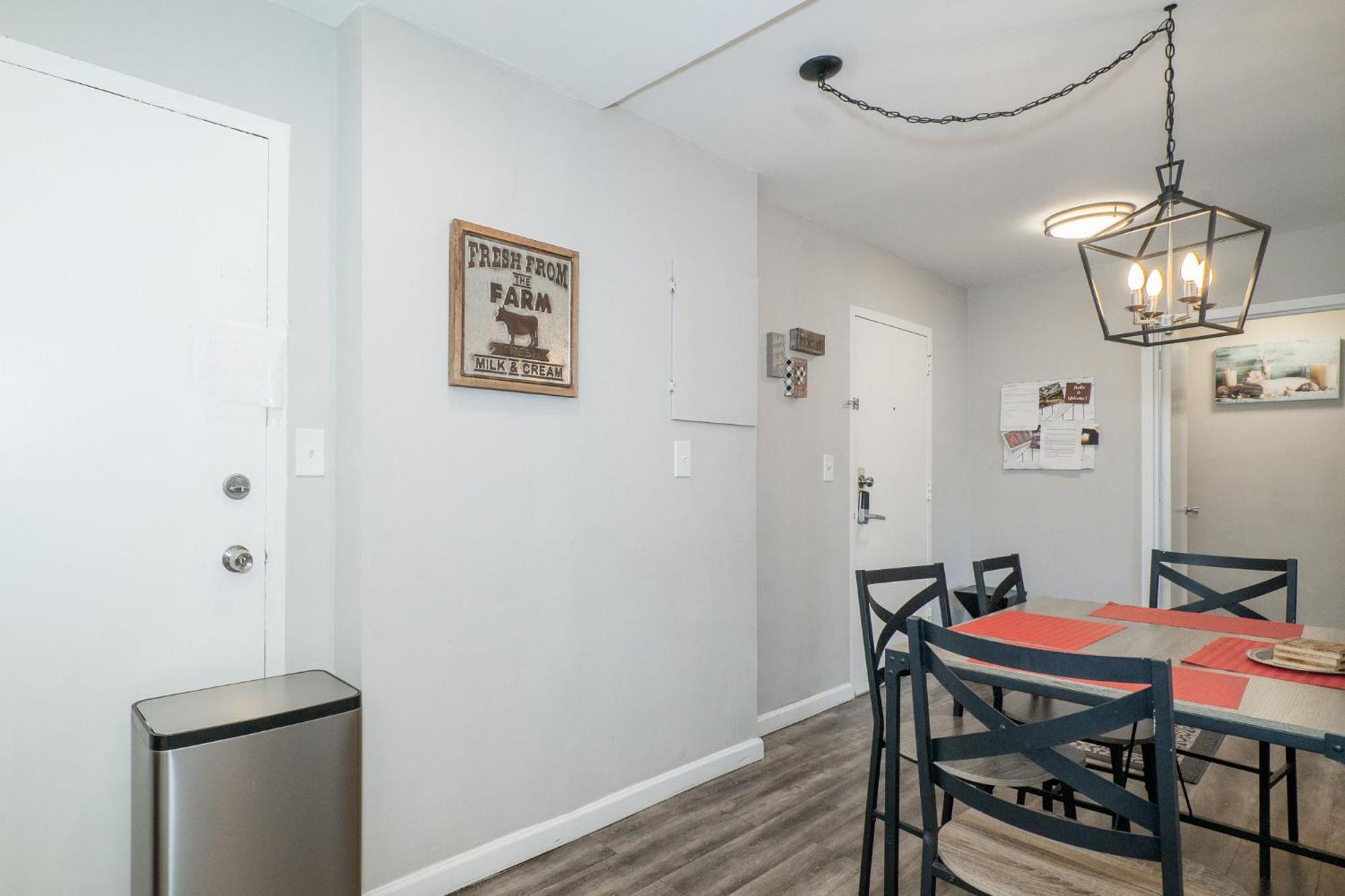 Welcoming Barn, 2 Bedroom & 1 Bath & Parking Атланта Экстерьер фото