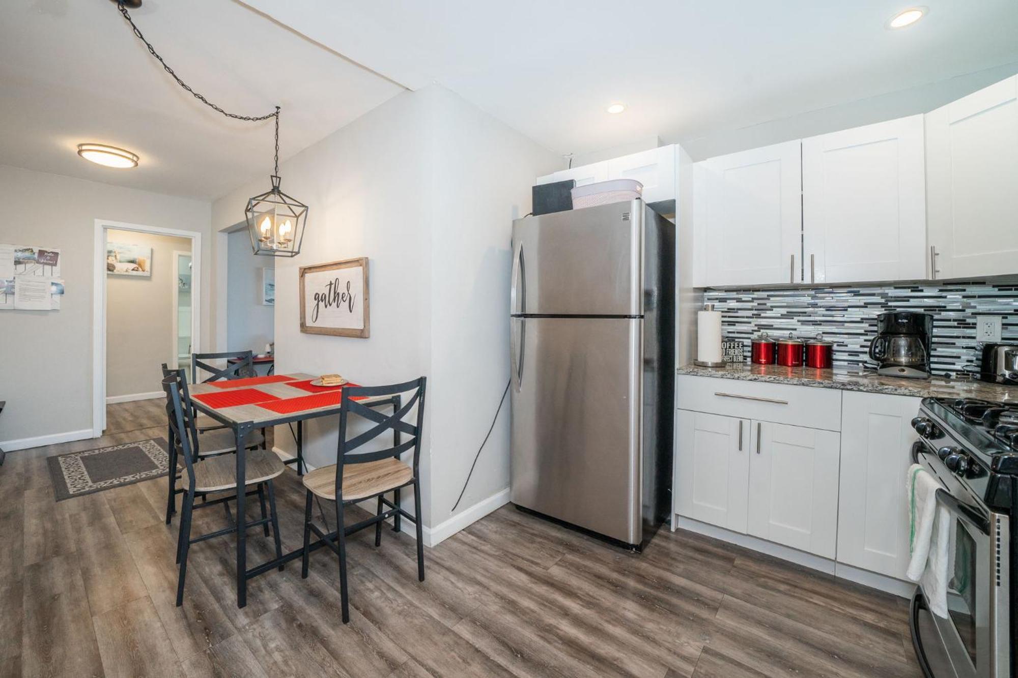 Welcoming Barn, 2 Bedroom & 1 Bath & Parking Атланта Экстерьер фото