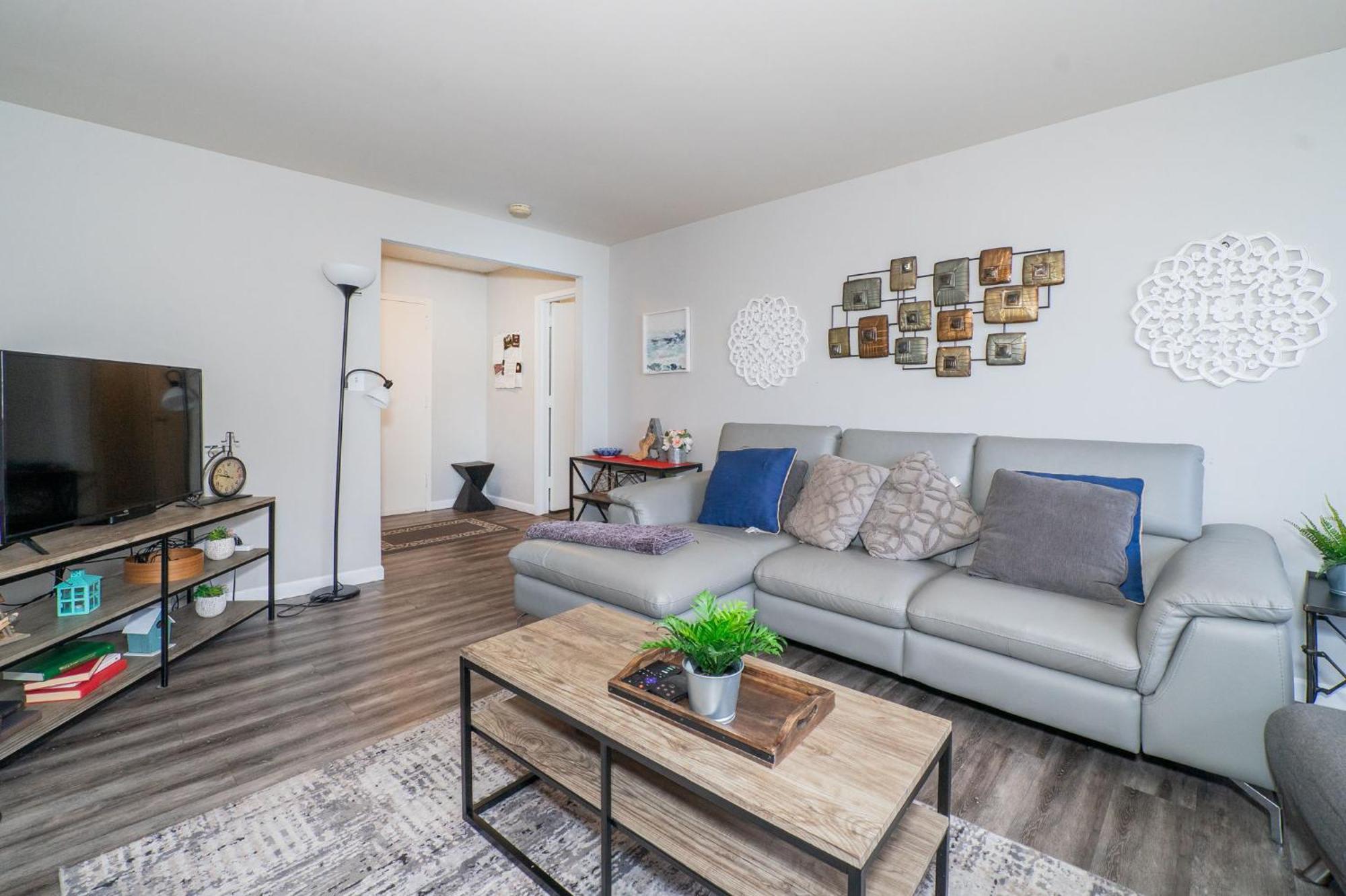 Welcoming Barn, 2 Bedroom & 1 Bath & Parking Атланта Экстерьер фото